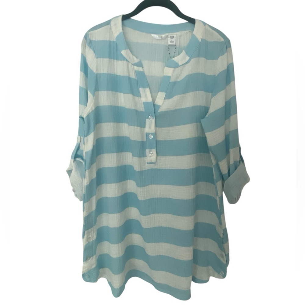 KAKTUS Women’s Blue and White  Gauze Stripe Split Neck Pullover Top  Size: M